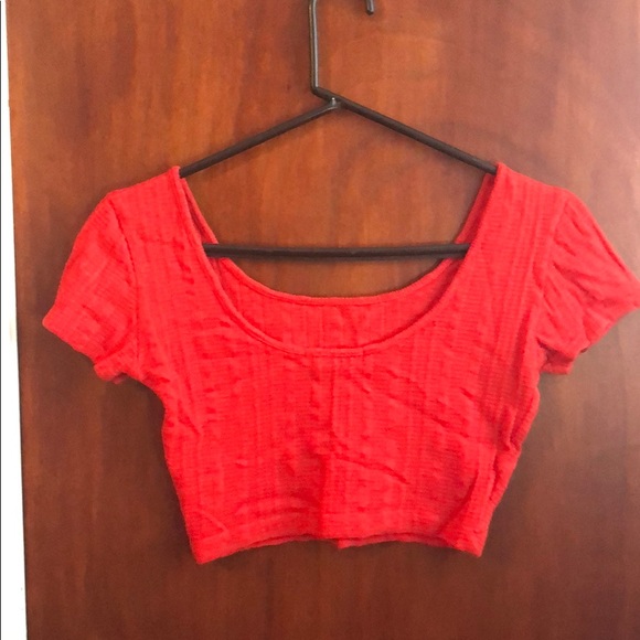 COMFY AND HOT CROP TOP - Picture 2 of 3